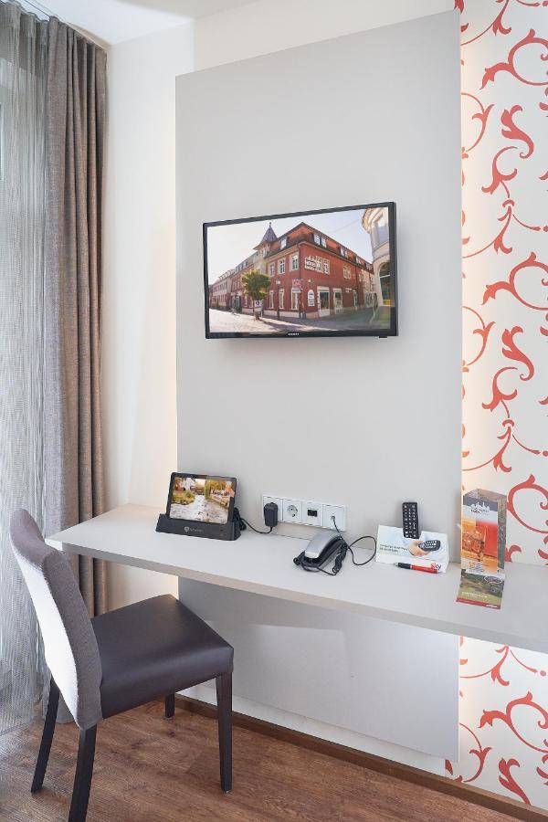 Stadthotel Engel Ettlingen Εξωτερικό φωτογραφία