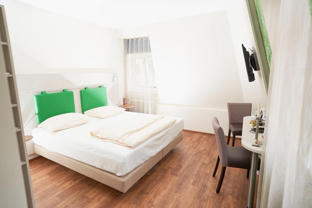 Stadthotel Engel Ettlingen Εξωτερικό φωτογραφία