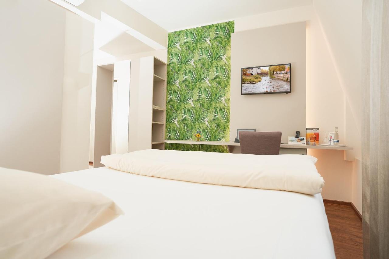 Stadthotel Engel Ettlingen Εξωτερικό φωτογραφία