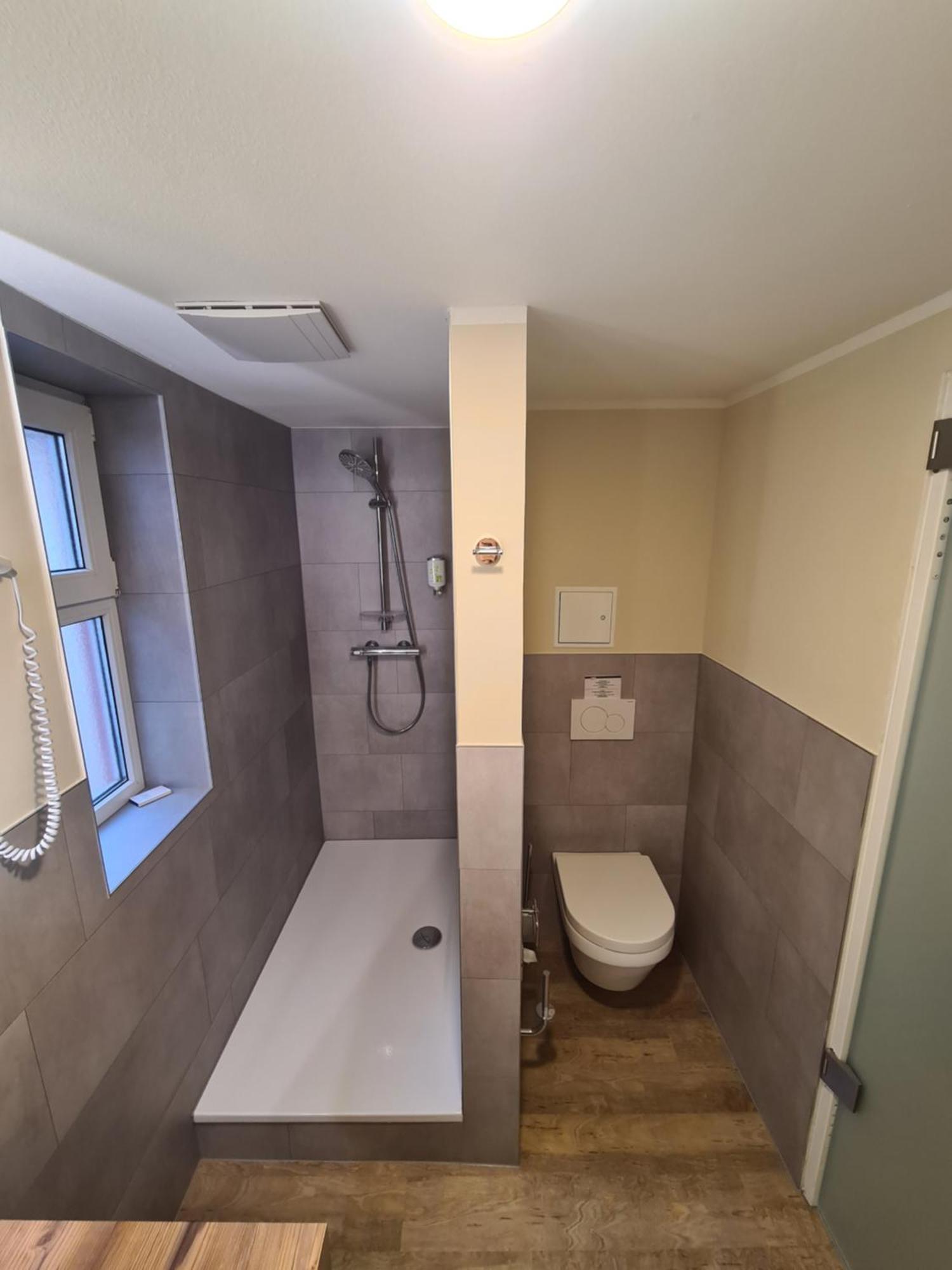 Stadthotel Engel Ettlingen Εξωτερικό φωτογραφία