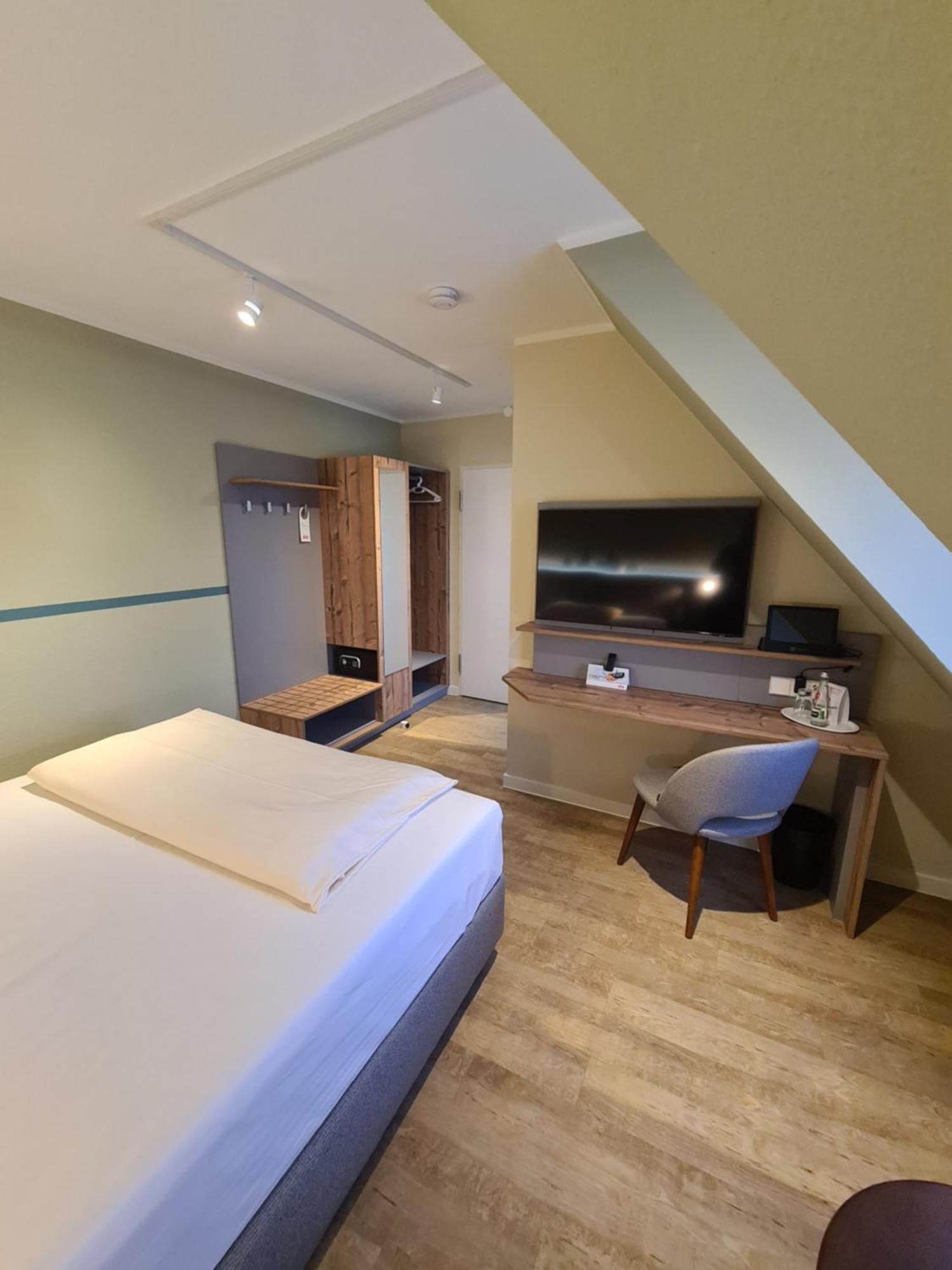 Stadthotel Engel Ettlingen Εξωτερικό φωτογραφία