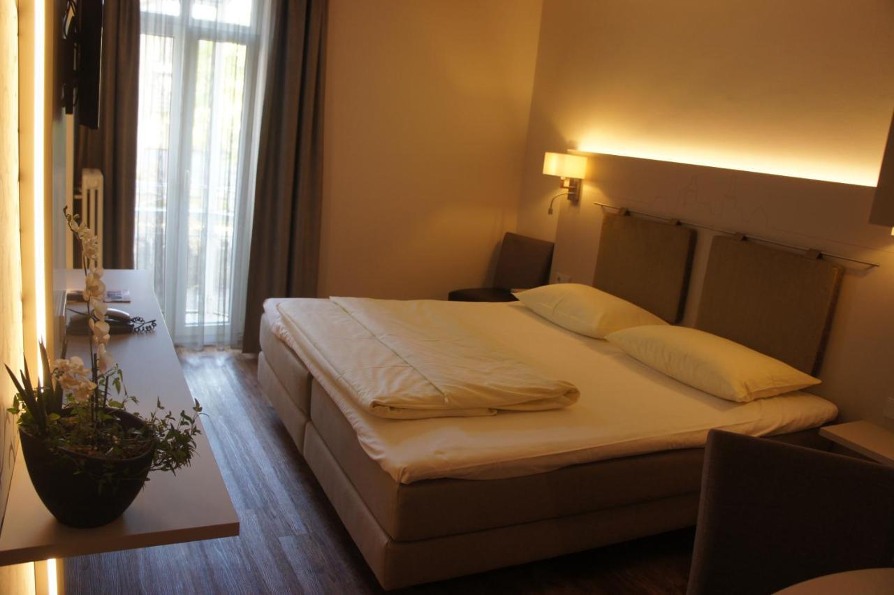 Stadthotel Engel Ettlingen Εξωτερικό φωτογραφία
